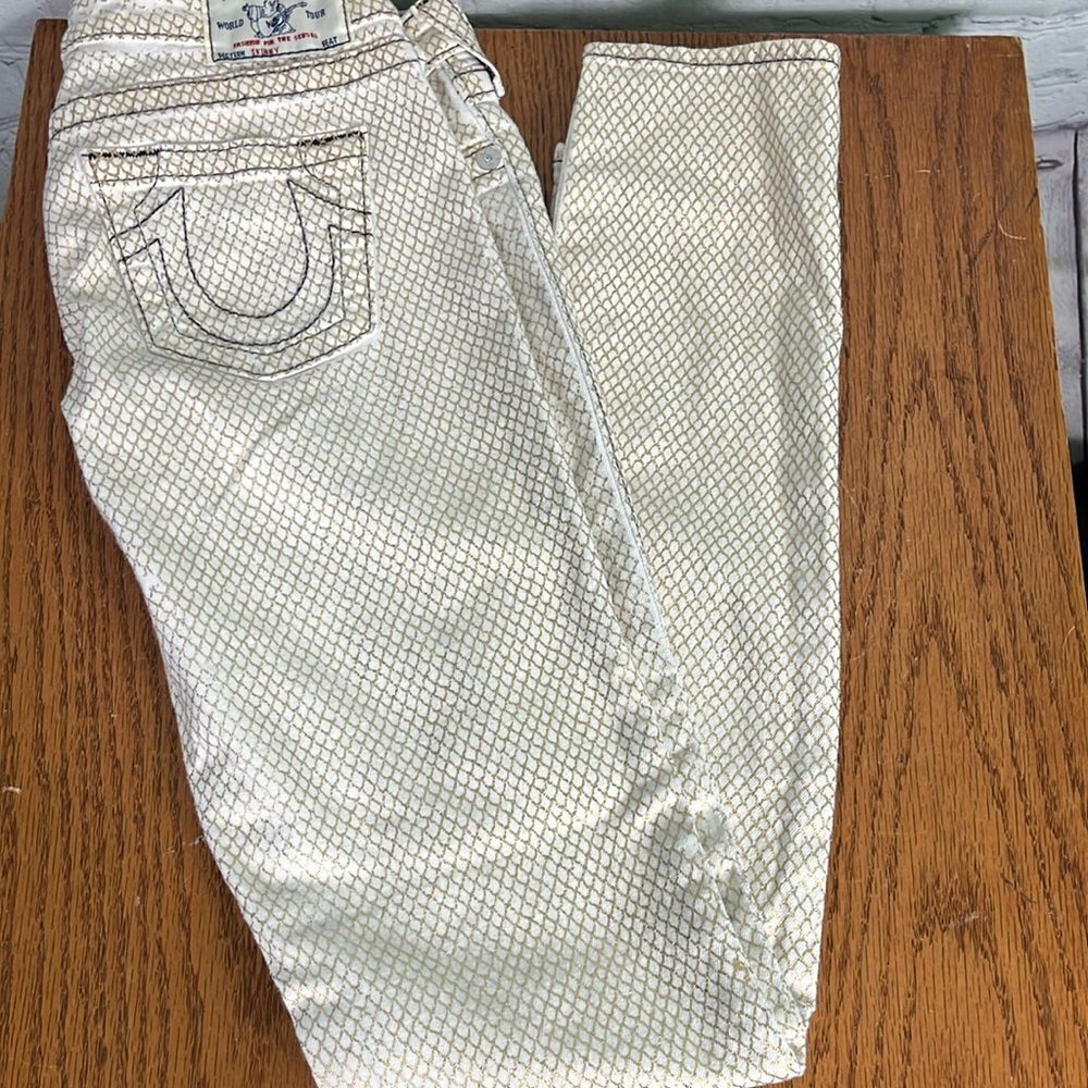 TRUE RELIGION Mid Rise  Skinny Off White w/sparkly gold pattern sz 27